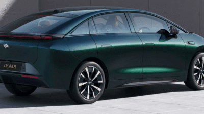 JuneYao Airlines Luncurkan Sedan Listrik JY Air di Pasar Domestik, Harga Rp338 Juta