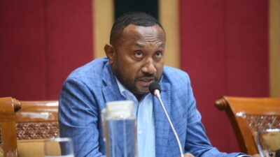 Yan Mandenas Ungkap Sejumlah Lokasi Tambang Ilegal di Papua yang Masih Beroperasi