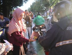 Semangat Ramadan, Bimbel Nurul Fikri Gelar Berbagi Takjil di Berbagai Kota di Jawa dan Sumatra