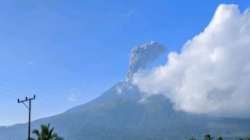 Intensitas Erupsi Gunung Lewotobi Laki Laki Meningkat Warga Dilarang Dekati Zona Bahaya